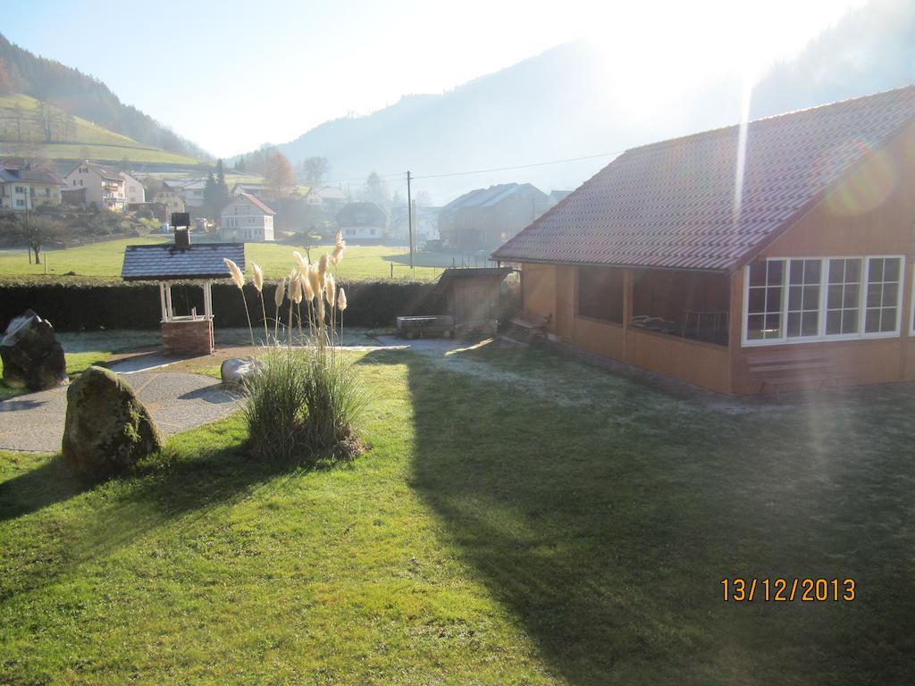 Gasthaus-Krone-Post Simonswald Exterior foto